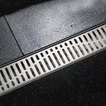 ACO SHOWER DRAIN C KANAL SA VERTIKALNOM FLANŠNOM I WAVE REŠETKOM 685 mm X 74 mm 9010.88.43